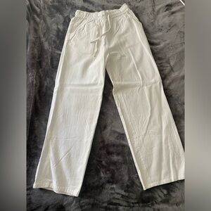 Women’s white linen pants. From Amazon. Size xs. Only worn once.
